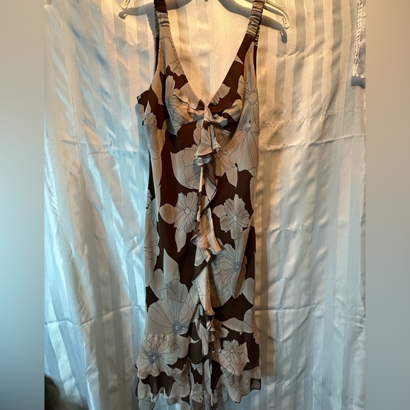 BCBGMaxAzria Dresses & Skirts - Gorgeous Brown Floral Silk BCBG Max Azria Dress